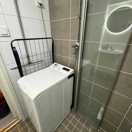 Lägenhet 1 Bedroom Comfortable Top Floor In Puotila Near Metrostation And Sea Helsingfors