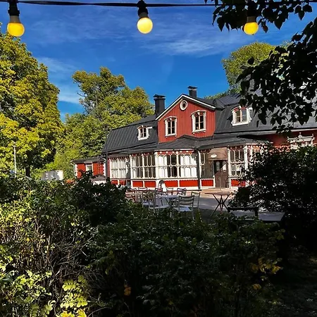 1 Bedroom Comfortable Top Floor In Puotila Near Metrostation And Sea Helsingfors