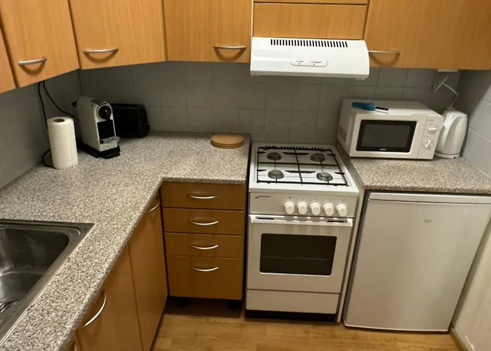 1 Bedroom Comfortable Top Floor In Puotila Near Metrostation And Sea * הלסינקי