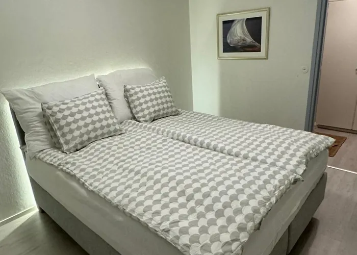 דירה 1 Bedroom Comfortable Top Floor In Puotila Near Metrostation And Sea הלסינקי