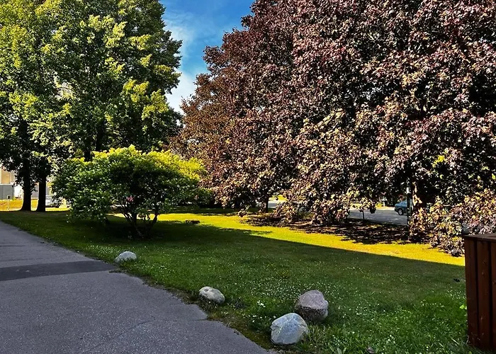 1 Bedroom Comfortable Top Floor In Puotila Near Metrostation And Sea הלסינקי